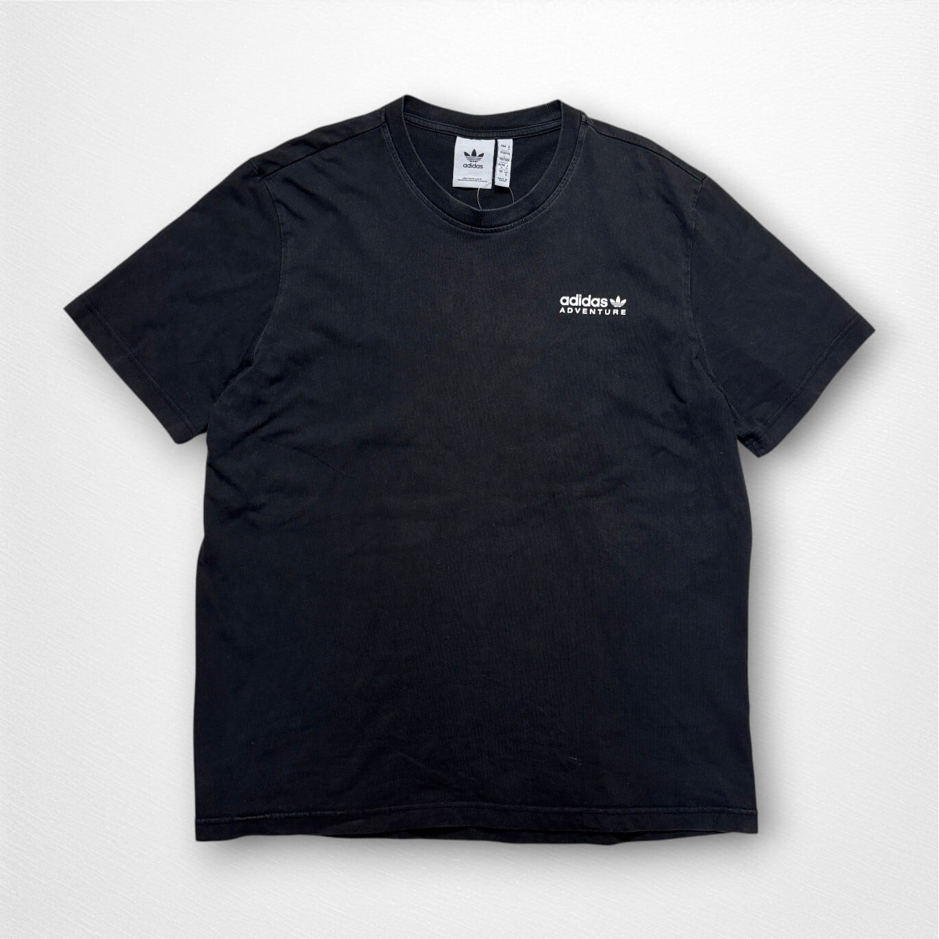 adidas】アディダス ADVENTURE バックプリントTシャツ ブラック L