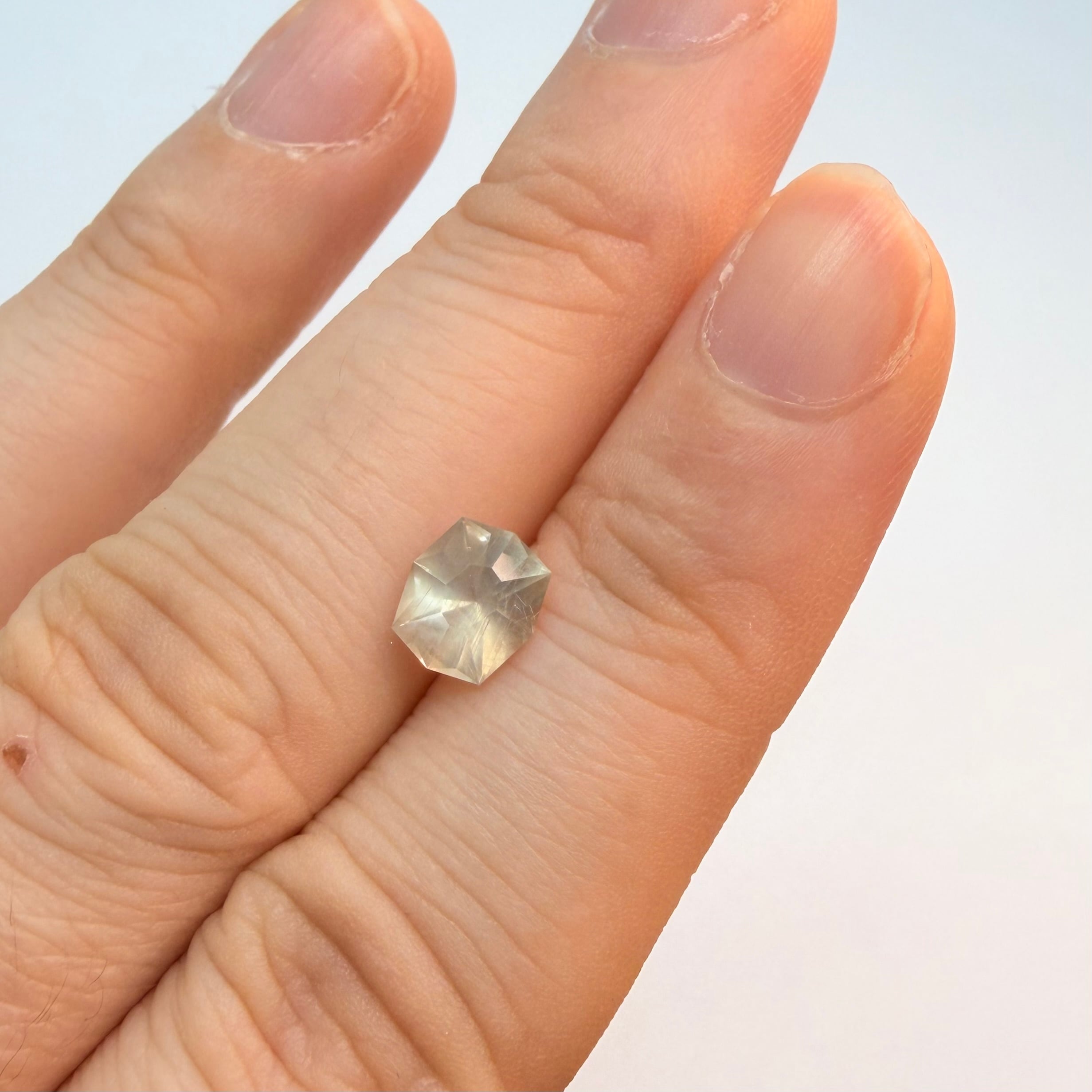 唯一無二の神秘的なサファイア