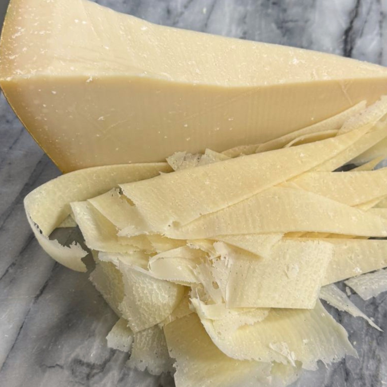 パルミジャーノ・レッジャーノ DOP 24ヶ月熟成 グラスフェッド シェーブチーズ 5kg 業務用 Grass-Fed Parmigiano Reggiano DOP 24-Month Aged Shaved Cheese 5kg | Bulk Professional Pack