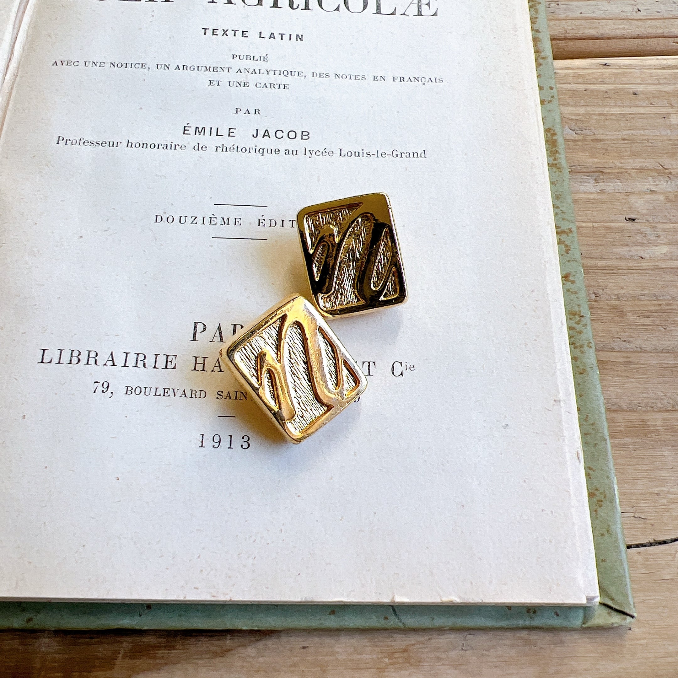 Y669-ヴィンテージイヤリング・ CHARLS REVSON ULTIMA Ⅱ ・Gold tone