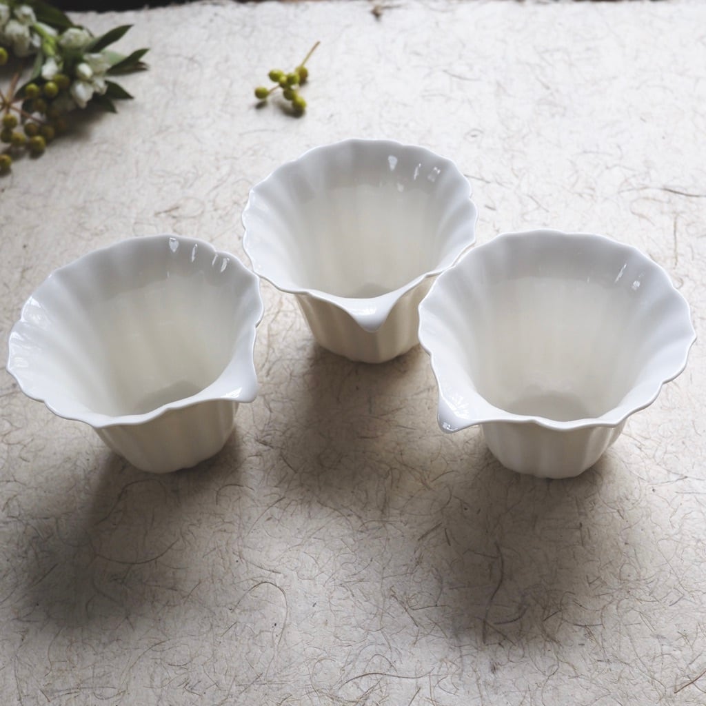 色原 昌希/白磁 6稜花茶海(片口)