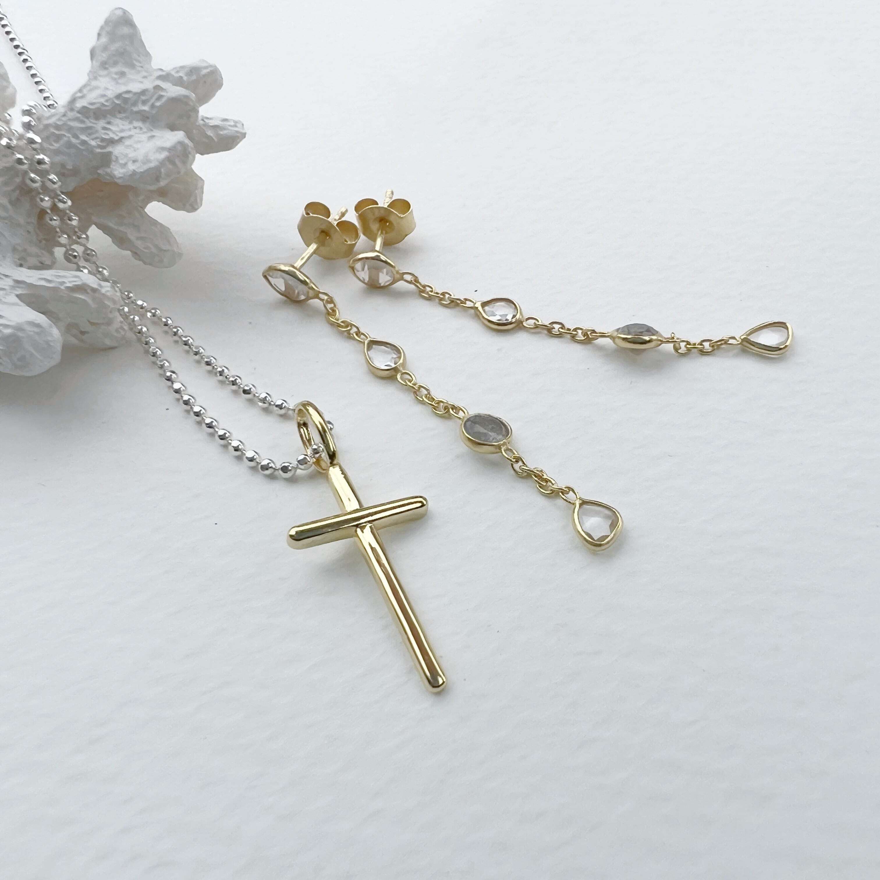 Gold coating クロス + ハニコム イニシャル ペンダント TOP 2つ