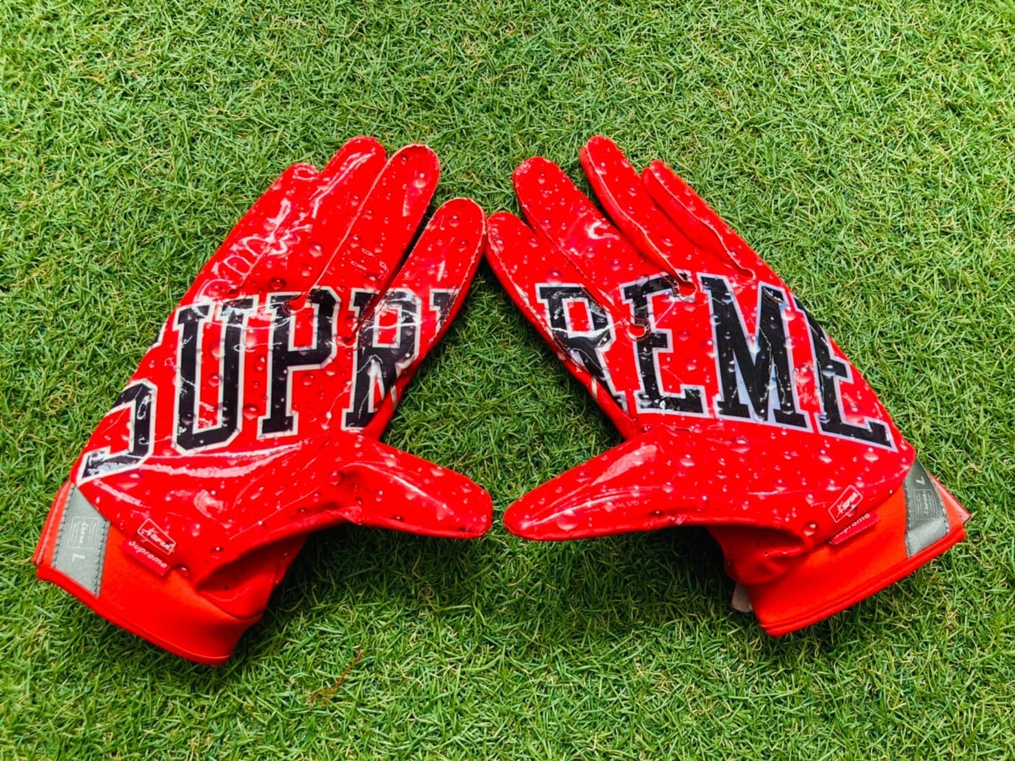 supreme Vapor Jet 4.0 Football Gloves