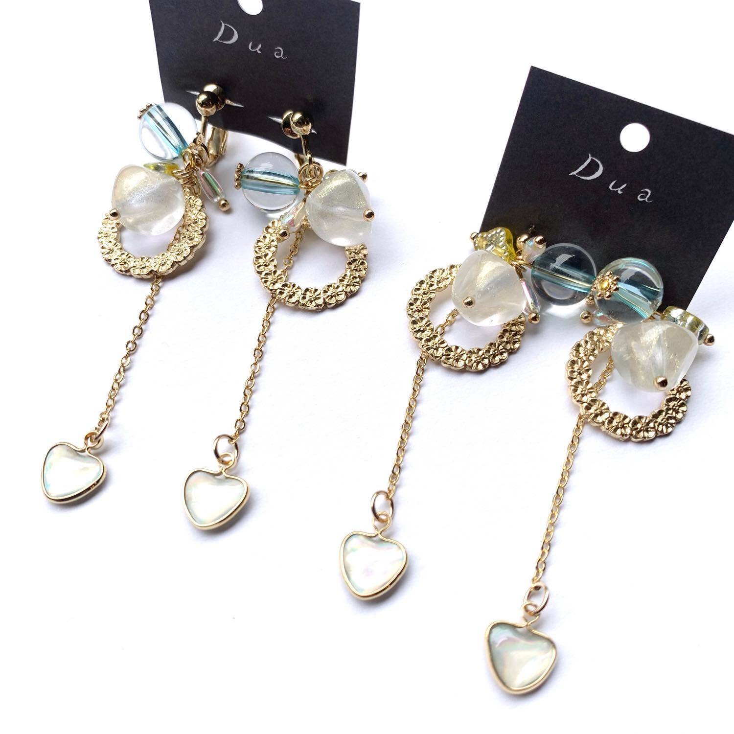 ハートが揺れるじゃらじゃらビーズの〈ピアス/イヤリング〉