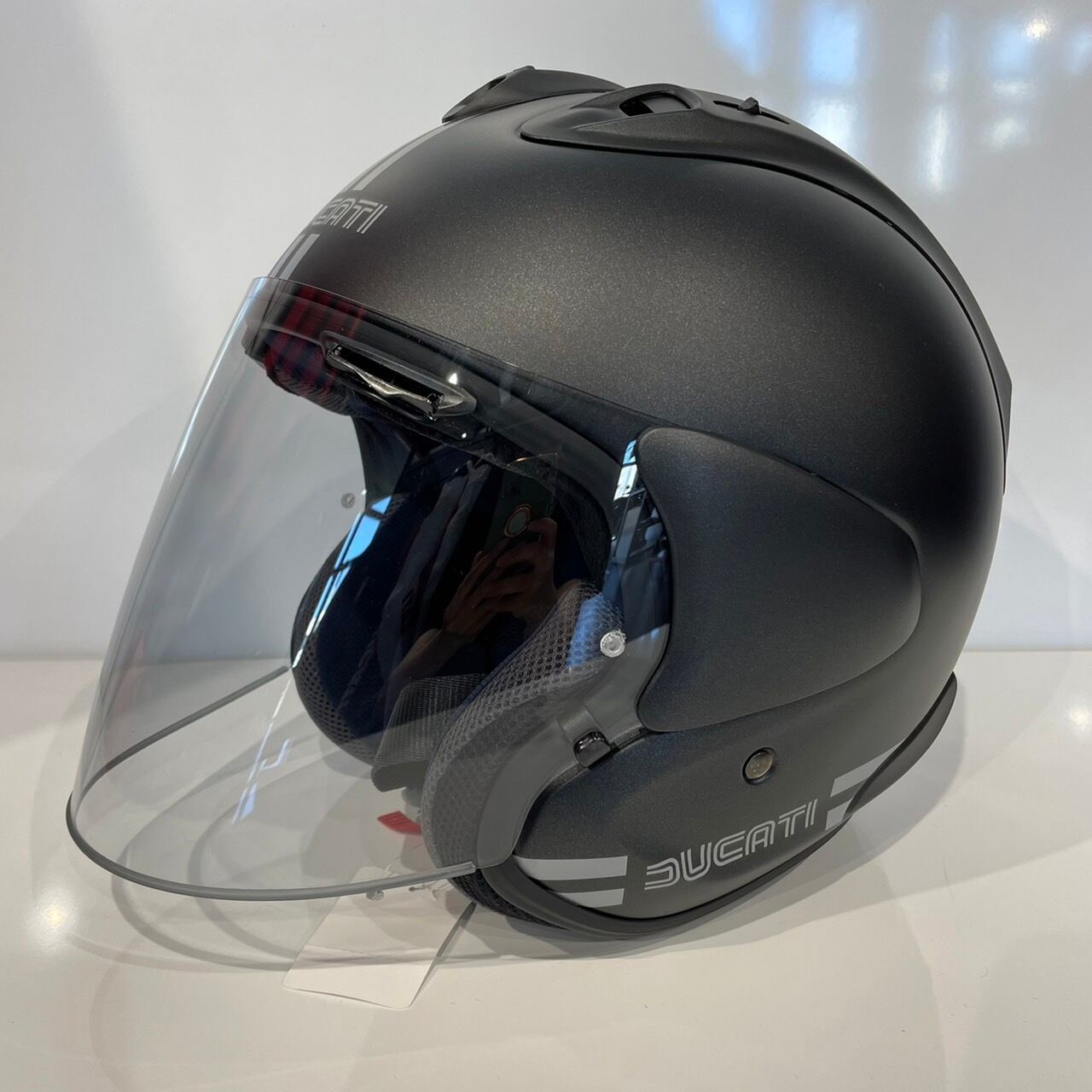 Black Swag Casco jet / オープンフェイスヘルメット | ドゥカティ千葉
