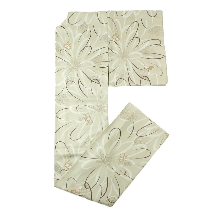 小紋 着物 正絹 カジュアル ベージュ 薄黄色 花モチーフ 身丈163㎝ 裄丈67㎝ シルク しっとり やわらか 仕立て上がり 新品