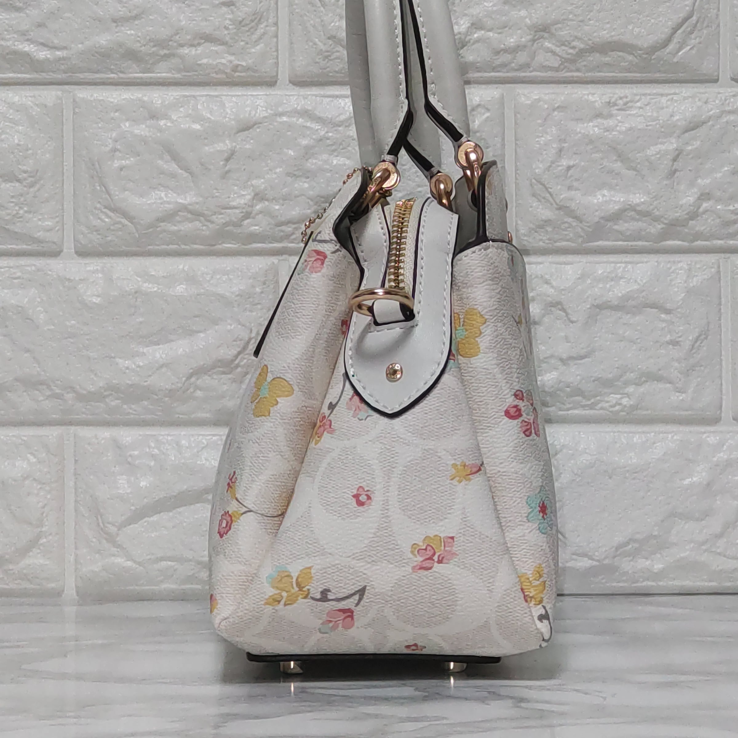 COACH ☆大人気☆ 5リングキーケース フローラルクラスタープリント  