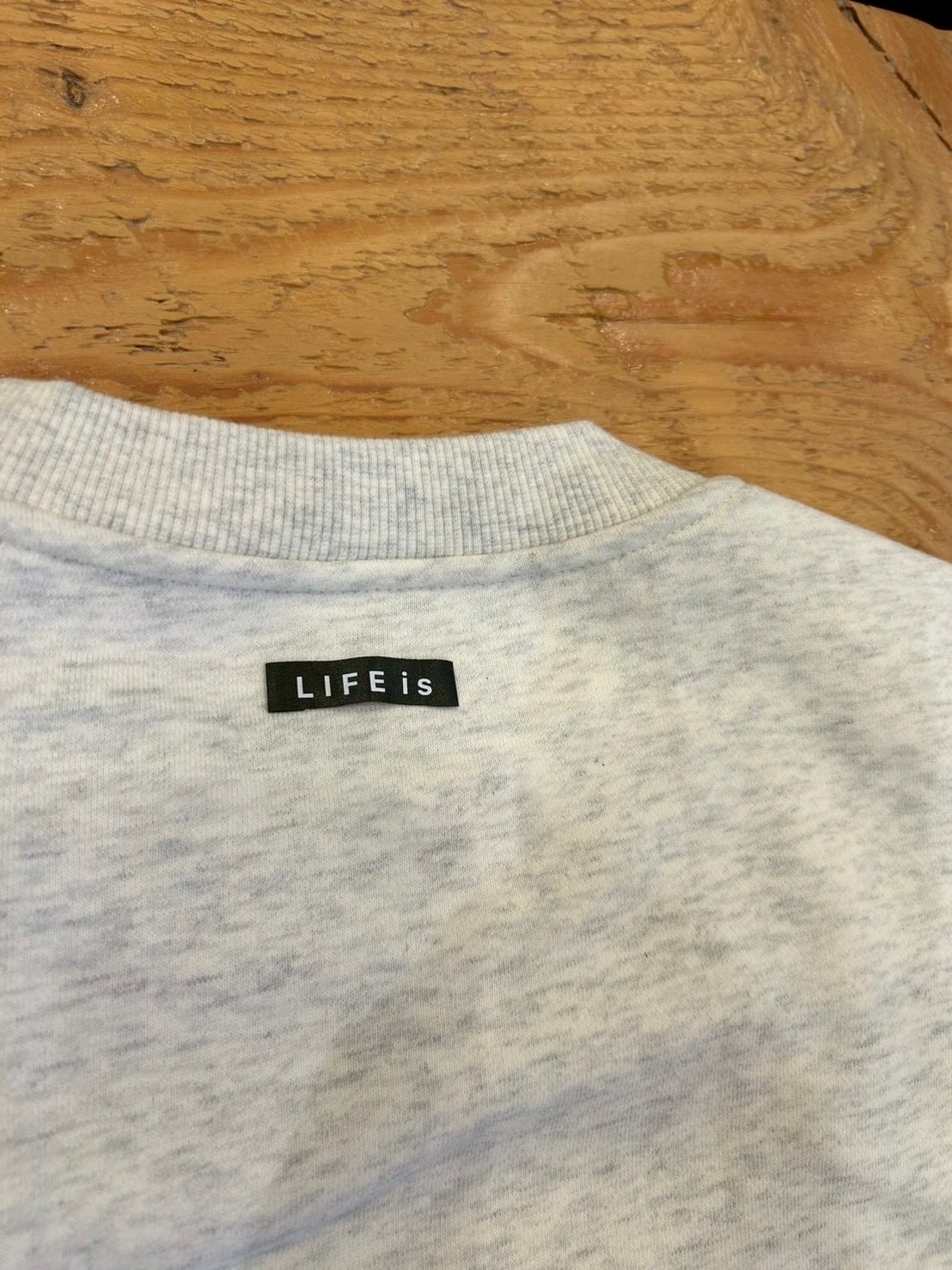 8th anniversary LIFE with aloha トレーナー (単品)￥12,000(￥13,200)