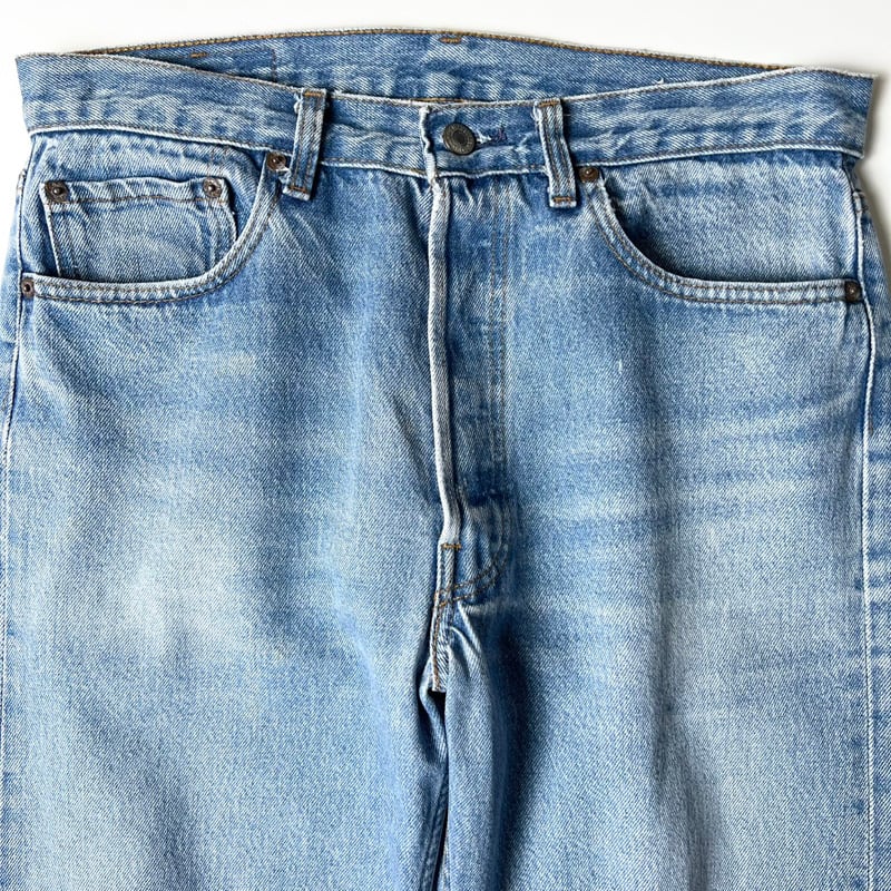 80sUSA製Levi's 501 W33ストレートデニム ビンテージ ヒゲ脇割 ヒゲ 80s USA製 Levis 501 ストレート デニム パンツ W33 / 80年代