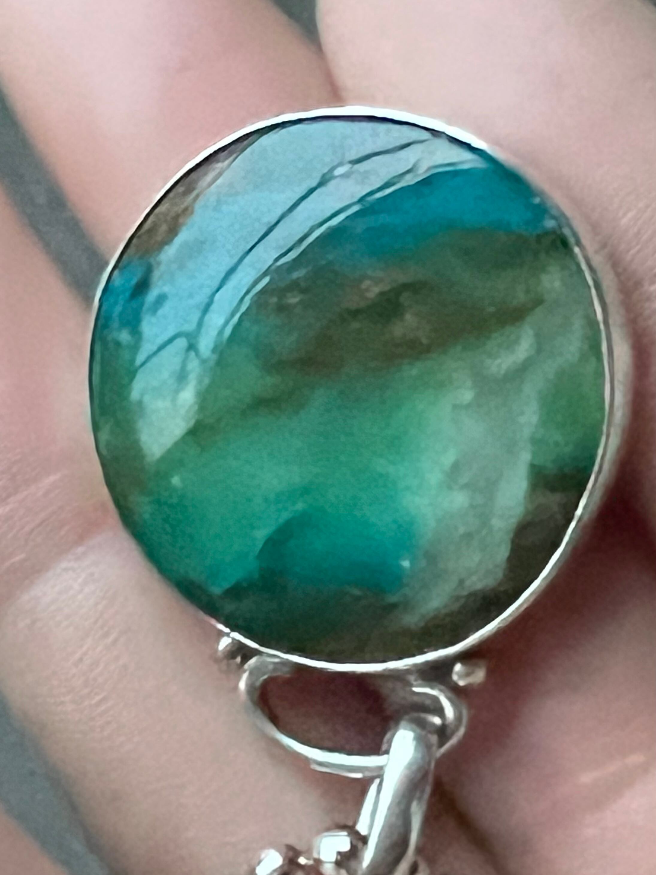 【躊躇はひずみを生み動けなくなる】ブルーオパール ペンダント