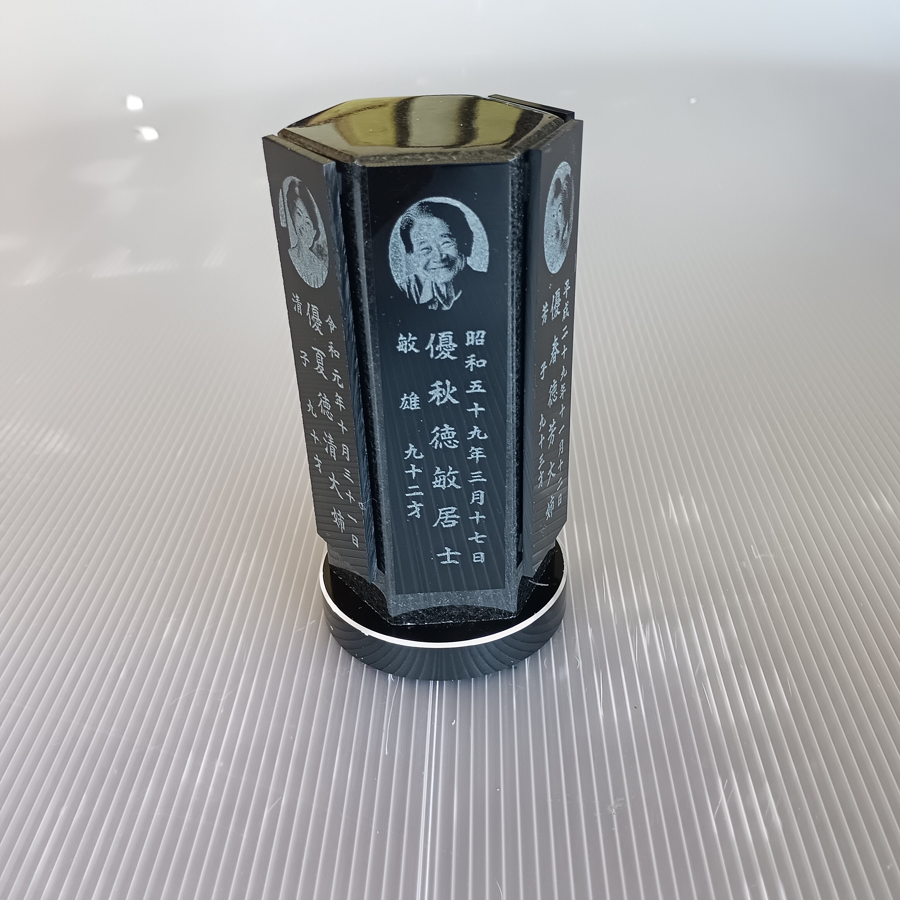 回転位牌 6人用悠想天回 6R60A黒 4名様分