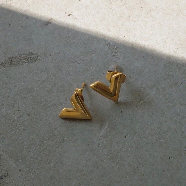 316L  ( サージカルステンレス )  V pierce【GOLD】#p03