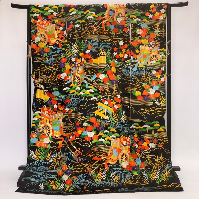 本振袖 引き振袖 黒 正絹 花柄 古典 刺繍 結婚式 裄66.7cm 身丈181cm 花嫁衣装 Mサイズ 6280