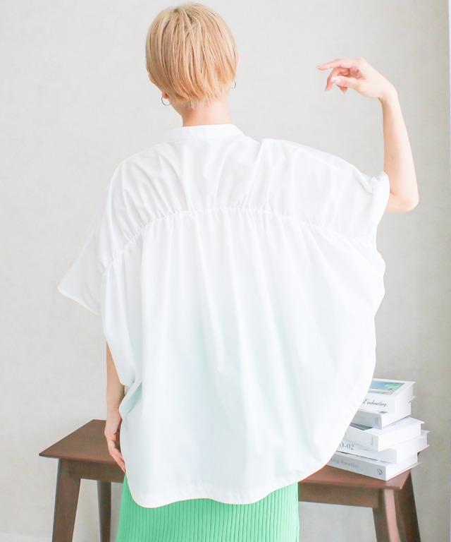 後ろギャザーフレンチスリーブシャツ
