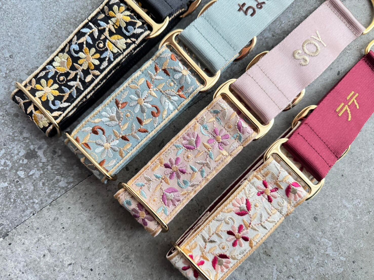 ハーフチョーク ネーム刺繍 Flower 3.8cm幅 | RICH TOKYO