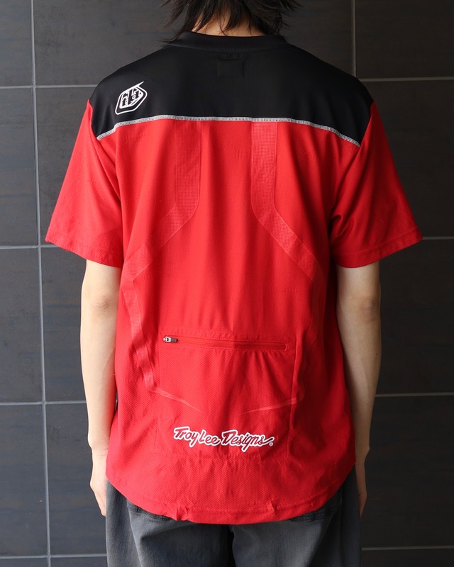 Half-zip cycling top
