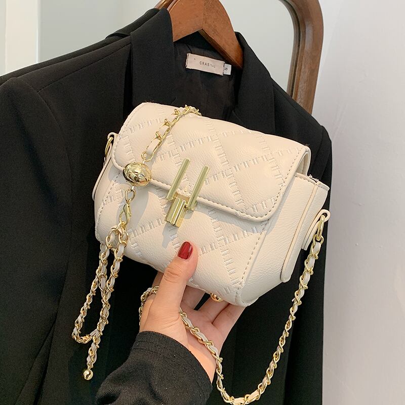 チェーン オータムシングル 秋物 メッセンジャーバッグ Tiancai_Wing_Bag34981859646