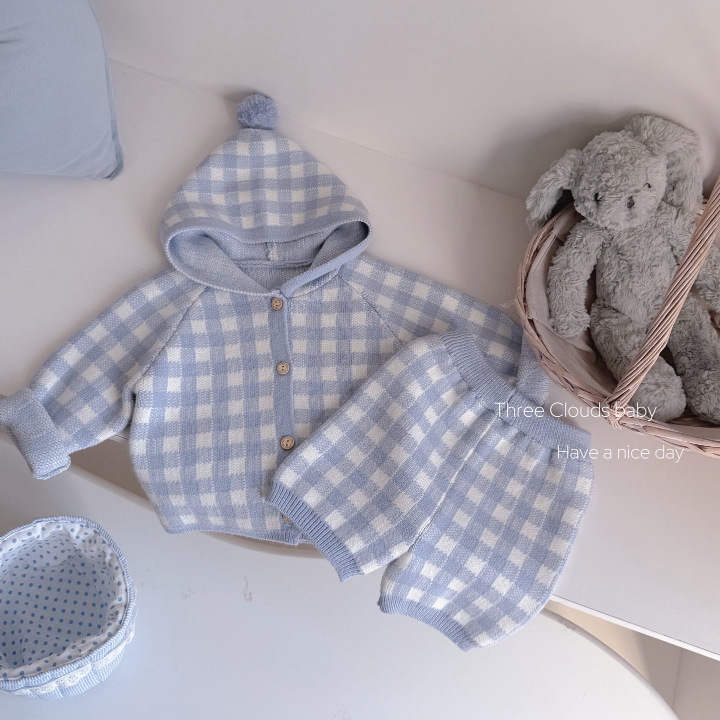,ポンポンフードが可愛いブルーギンガムニットセット