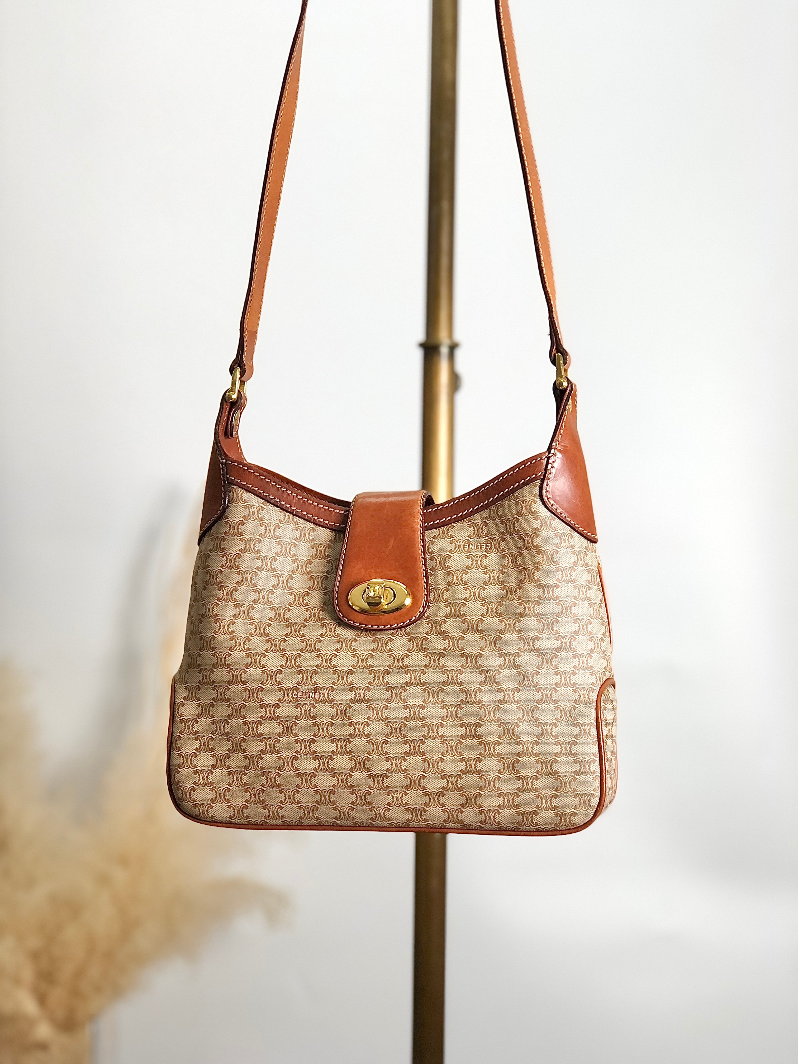 CELINE セリーヌ マカダム ショルダーバッグ ベージュ ターン CELINE セリーヌ マカダム ショルダーバッグ ベージュ ターン
