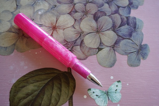 Spear(スピア)ローラーボール  Magenta Ice Pearl  マゼンタ･アイスパール