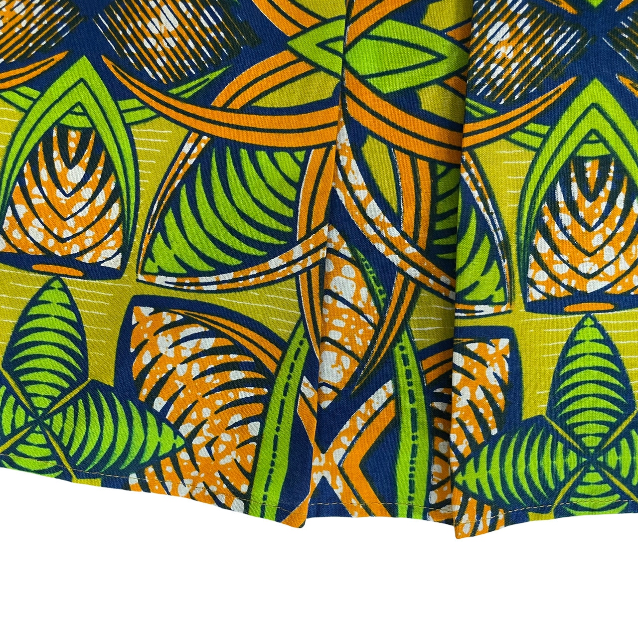 2wayボウタイブラウス 幾何学 グリーン （ガーナ産上質ファブリック・日本縫製）｜ アフリカンファブリック アフリカンプリント アフリカンバティック  アフリカ布 パーニュ キテンゲ