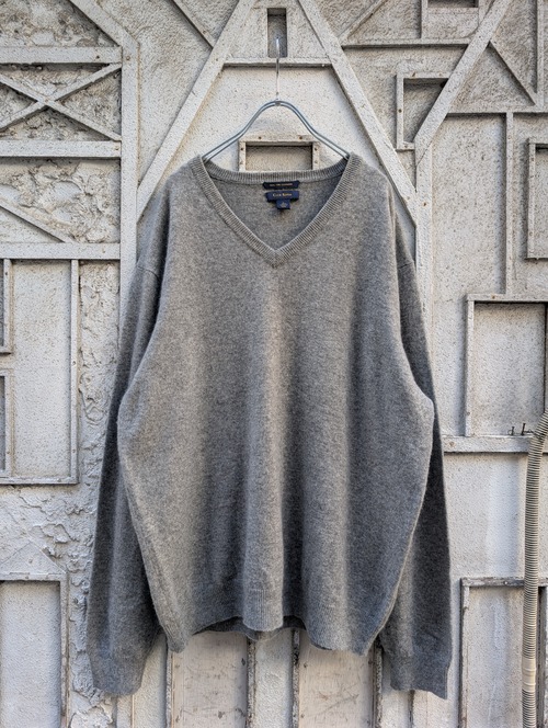 "CLUB ROOM" cashmere 100% v-neck knit