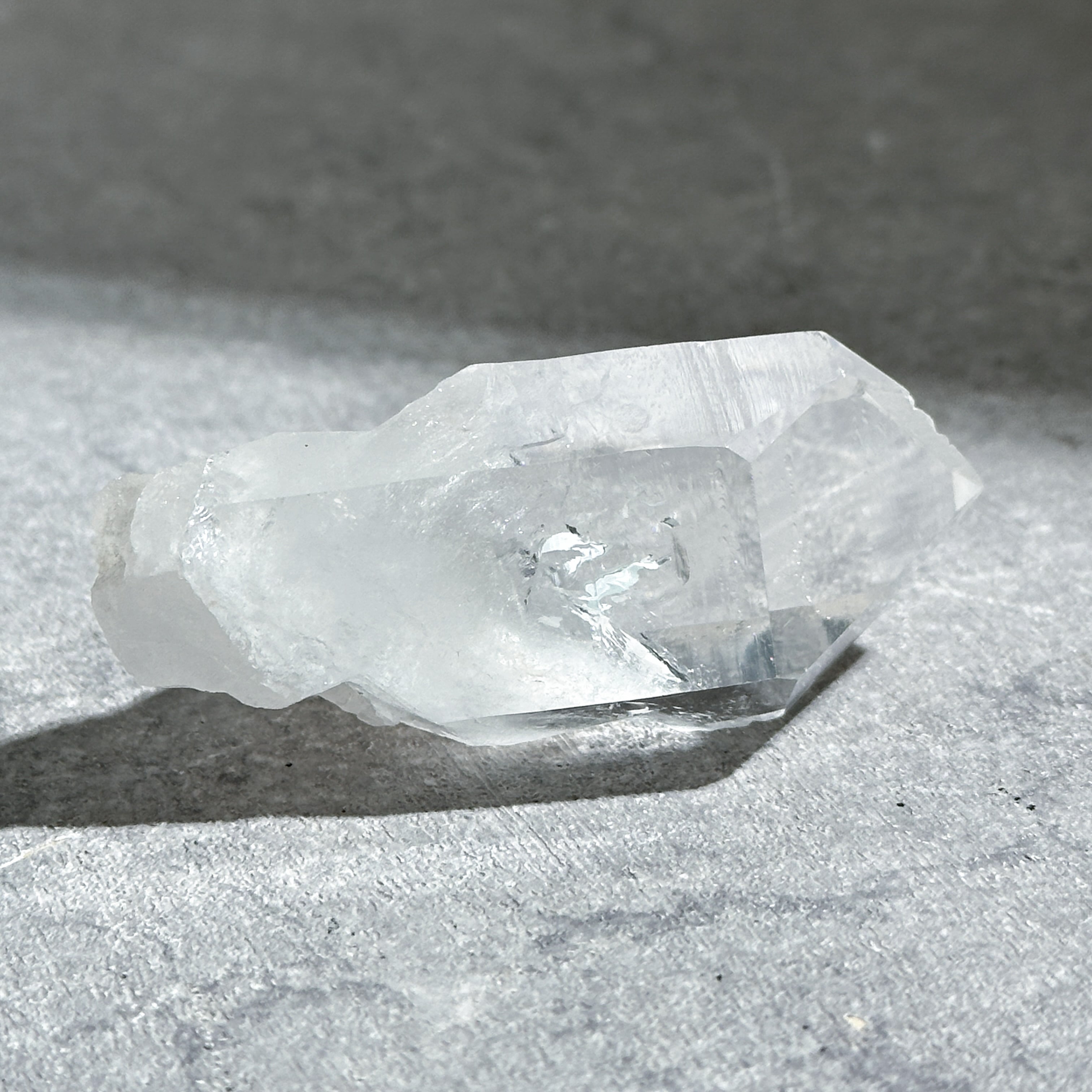 ゼッカ産クリアクォーツ ポイント 34 原石 ◇ Clear Quartz ◇天然石