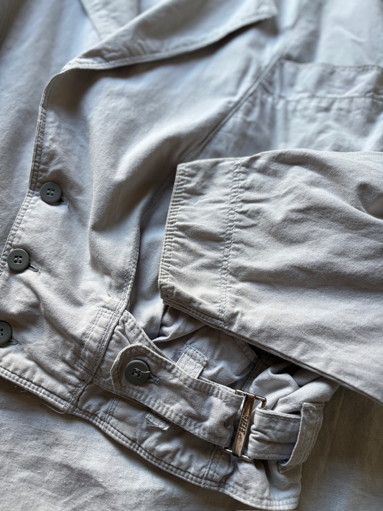 Euro pale color blouson