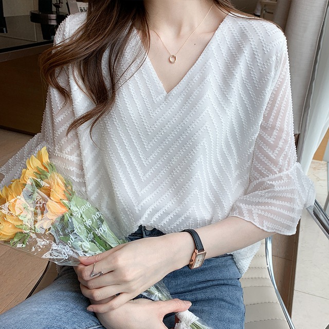 レディース トップス カットソー 半袖 Vネック ストレート シフォン 薄手 かわいい 大人可愛い きれいめ シンプル カジュアル 上品 おしゃれ こなれ感 ラフ ガーリー ルーズ エレガント ラブリー キュート 無地 春 夏 通勤 学生 学校 通学 デート お出かけ 女子会 ショッピング 韓国 コーデ 楽ちん 普段使い 着回し モテ トレンド 流行 インスタ映え S M L XL 2XL ゆったり ホワイト