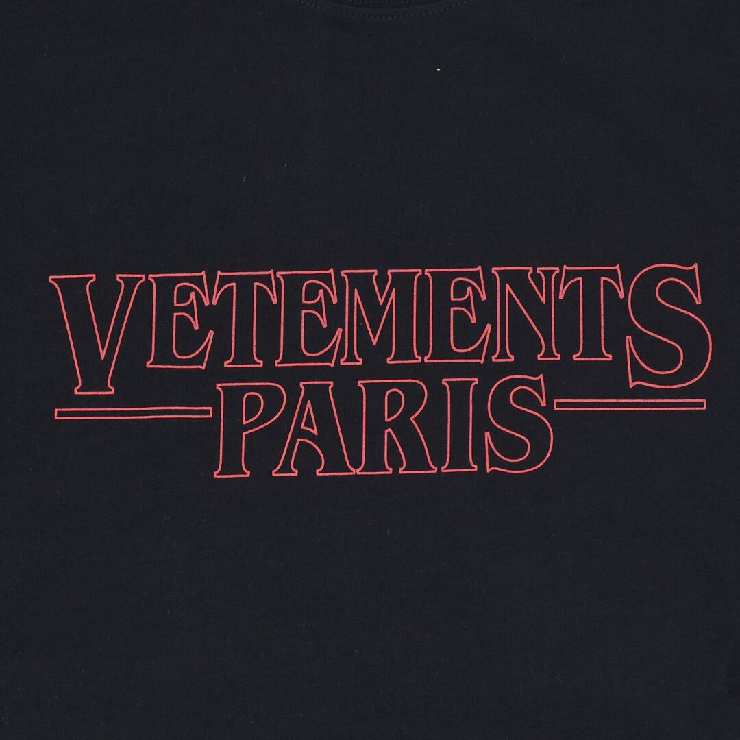新品 VETEMENTS Paris Logo T-Shirt S VETEMENTS】VETEMENTS PARIS LOGO T-SHIRT | AYIN