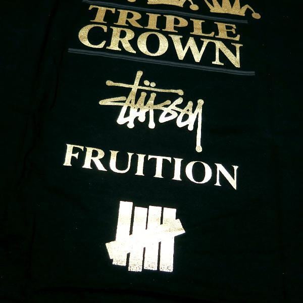 STUSSY x UNDEFEATED x FRUITION TRIPLE CROWN TEE サイズ