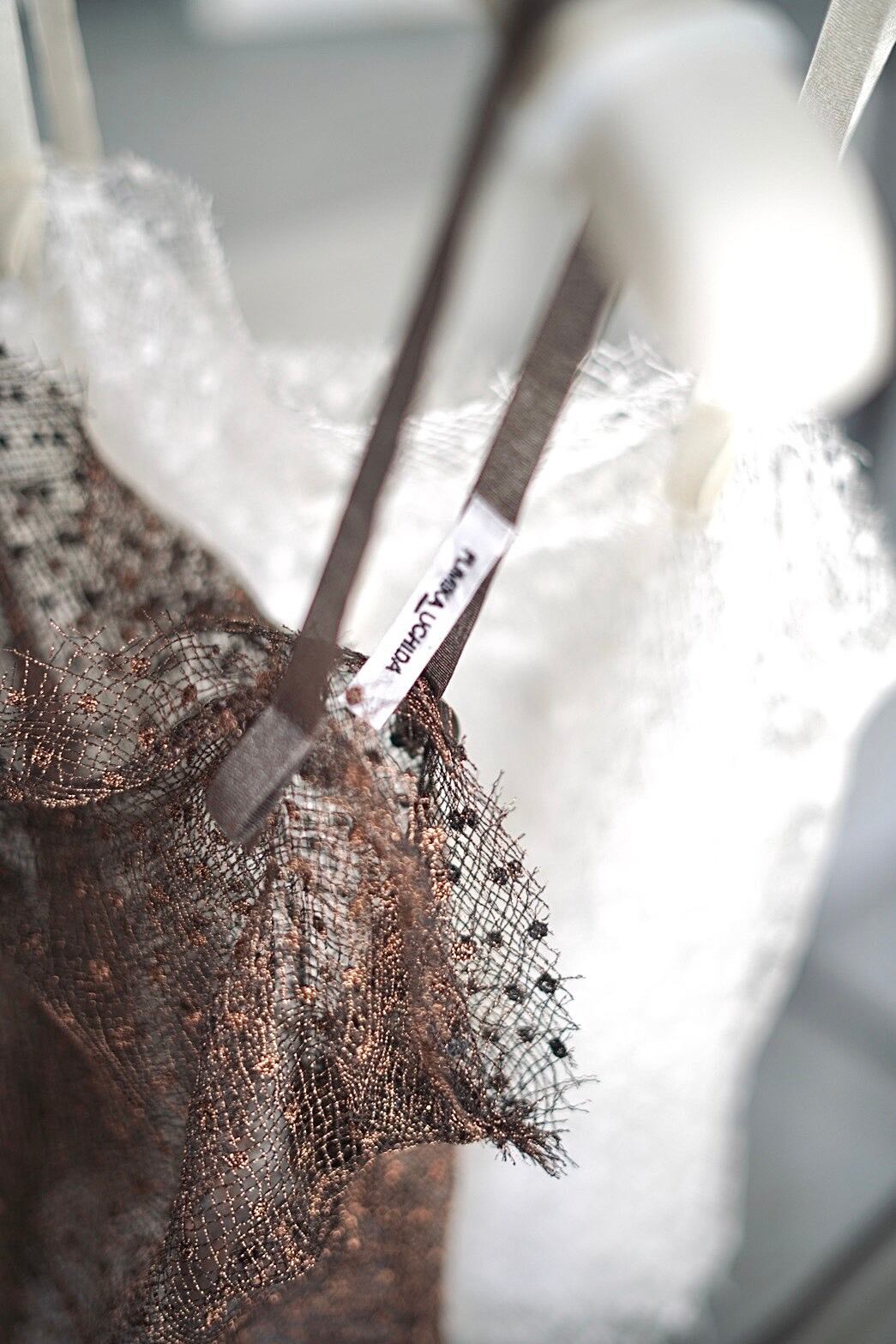 FUMIKA_UCHIDA / Dots Emb. tulle camisole (OFFWHITE,COPPER) | JUQUI