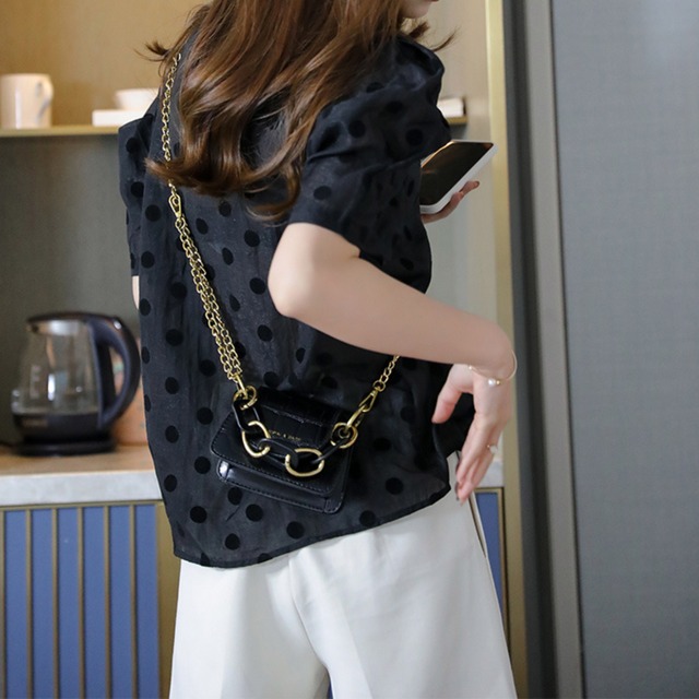 ドット柄パフスリーブ半袖ブラウス　M0376