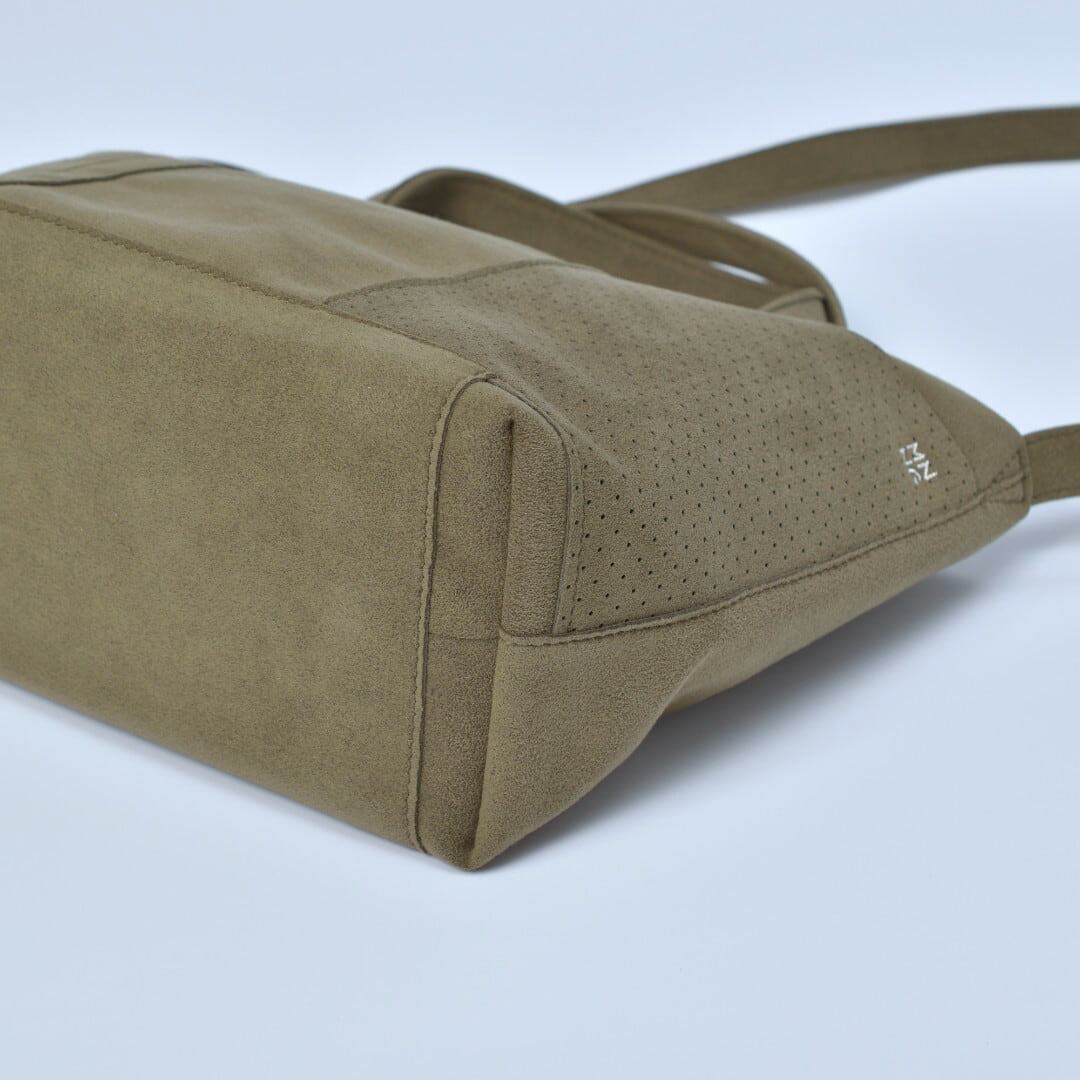 MNNG エムエヌエヌジー スタックトートミニ・オリーブ 東レのウルトラスエードを使った「mononoguもののぐ」のセカンドライン