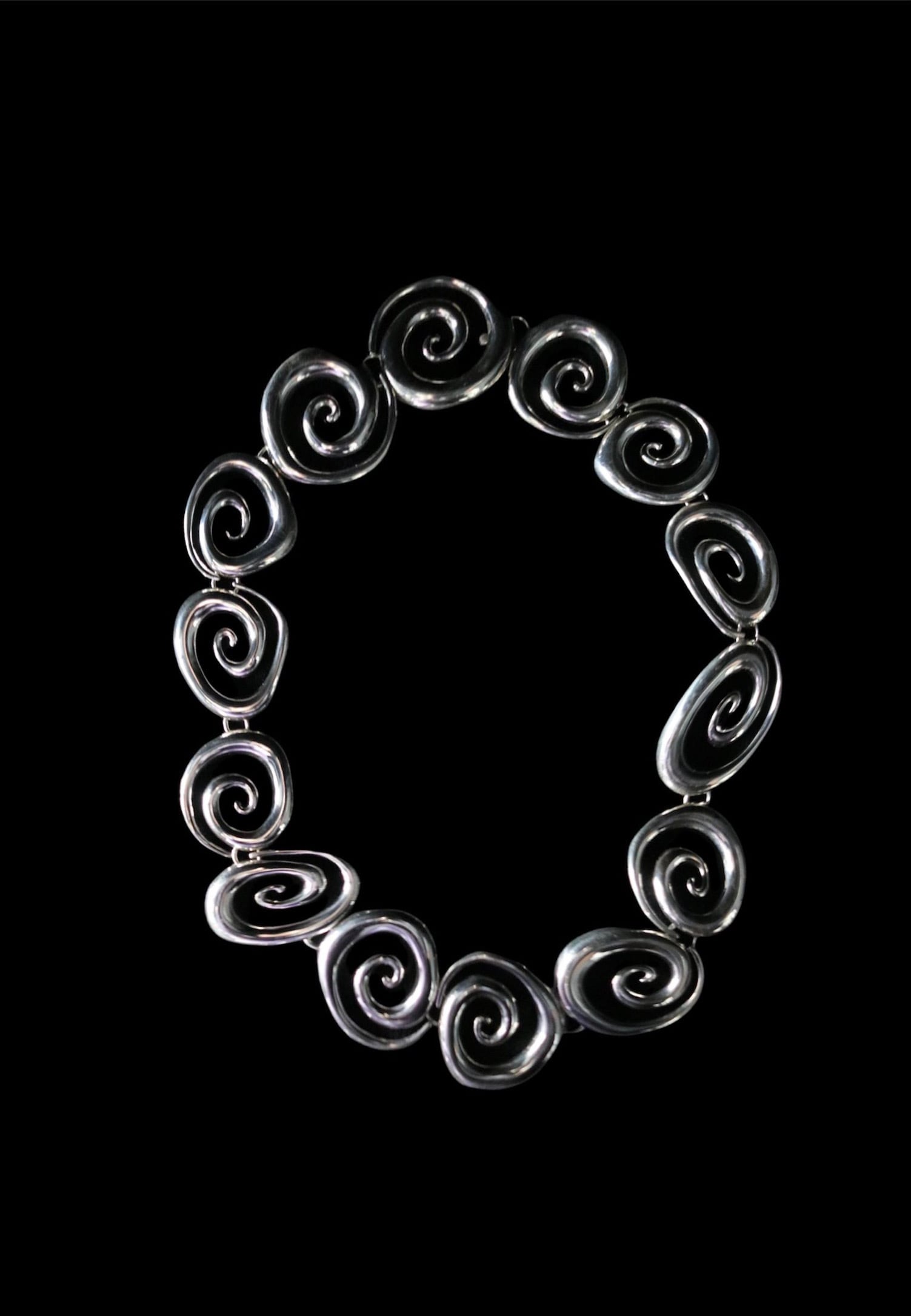 Le Chic Radical Spiral Choker | remixstore powered by BASE