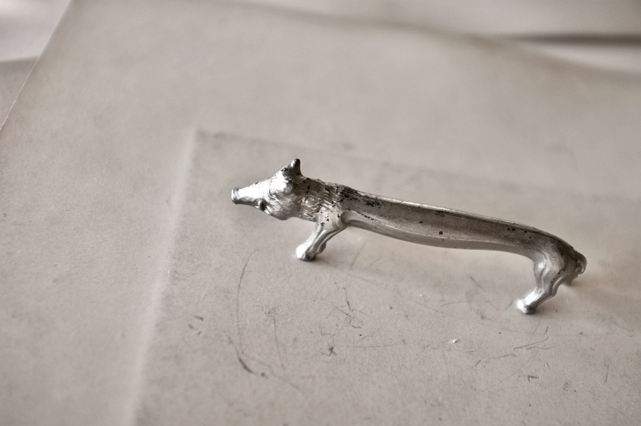 30s フランス 黙想する動物たちとアールデコ的カトラリーレスト 猪さん アンティーク