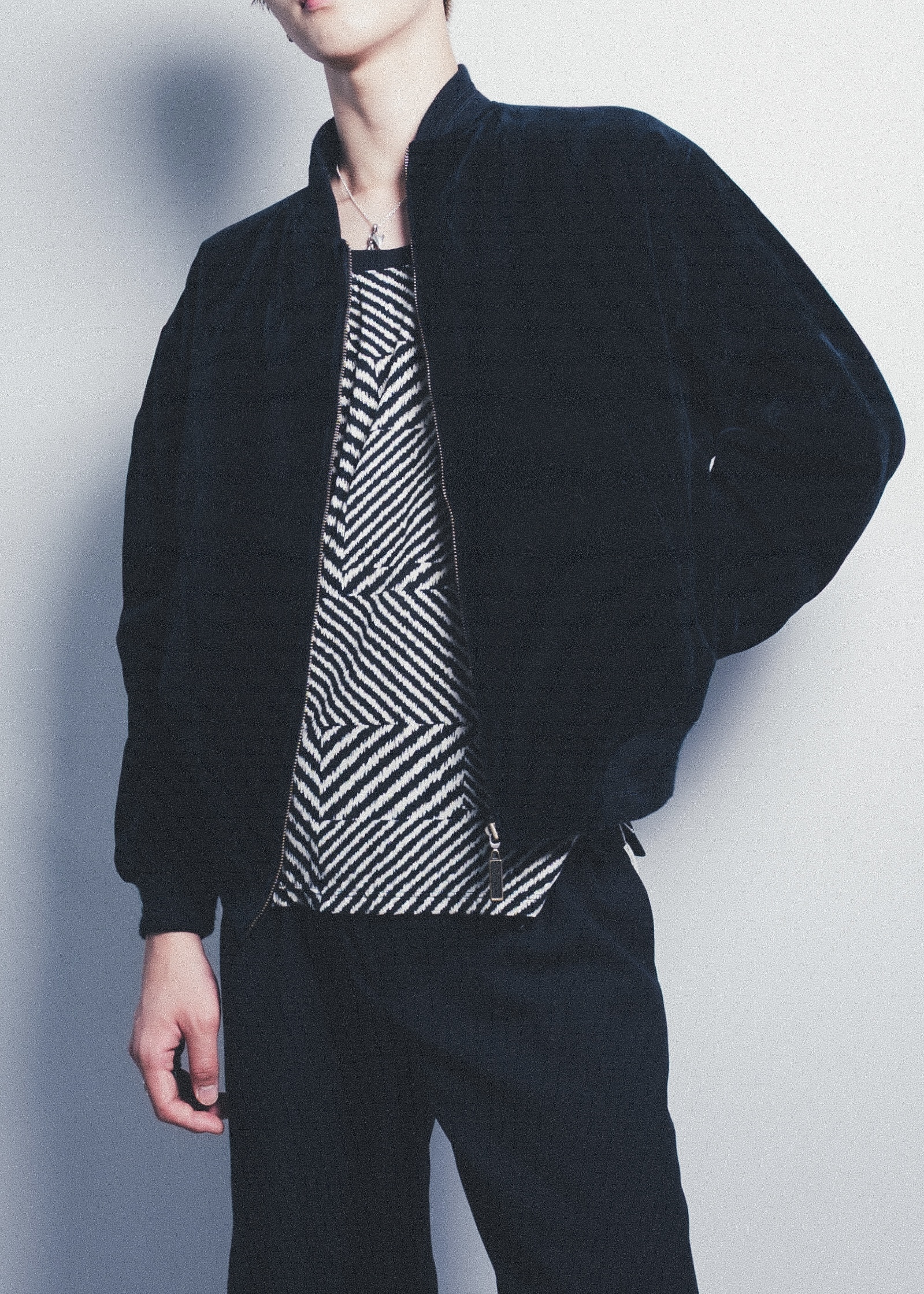 Vintage velvet zip up bomber jacket “BLACK”
