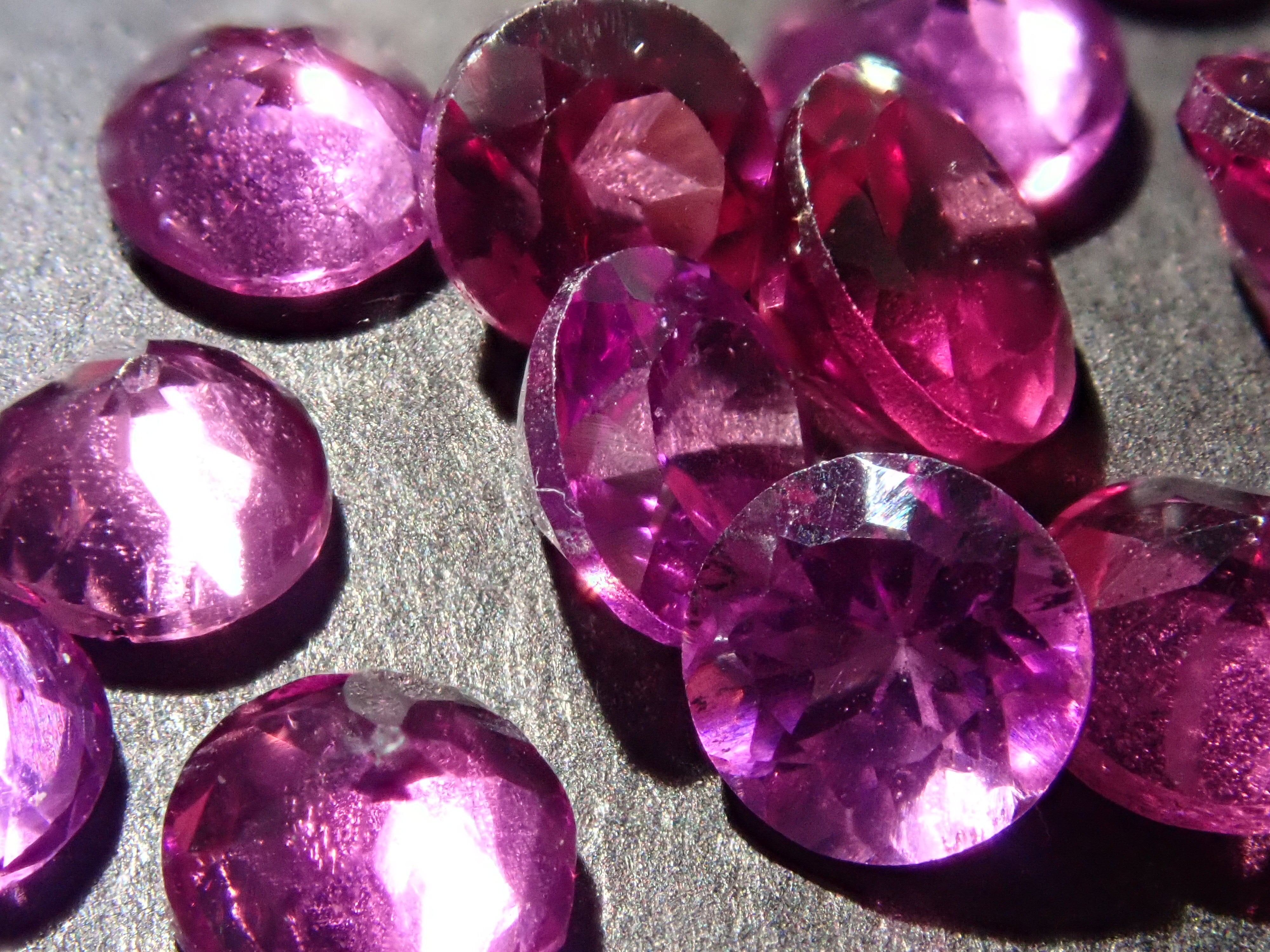 宝石ガチャンポ！！】グレープガーネット ～赤ぶどうを彷彿とさせる