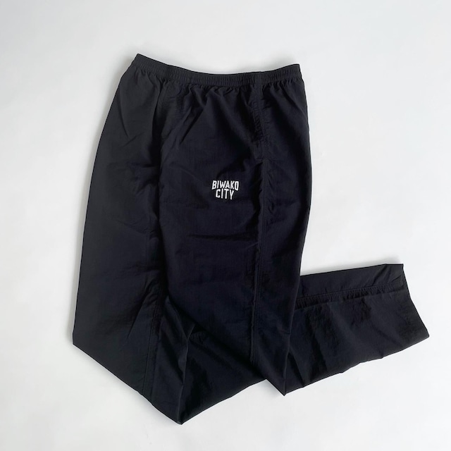 BIWAKO CITY / PACKABLE NYLON PANTS / BLACK