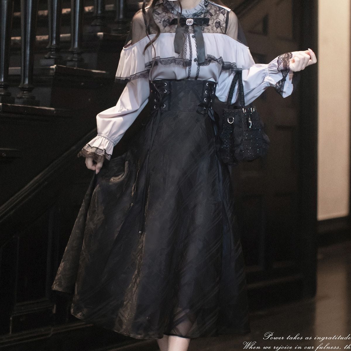 レディース服　まとめ売り　9点　トップス　ロングスカート　神シルエット入り♡ シースルーショルダーロングスカートセットアップ：トップス