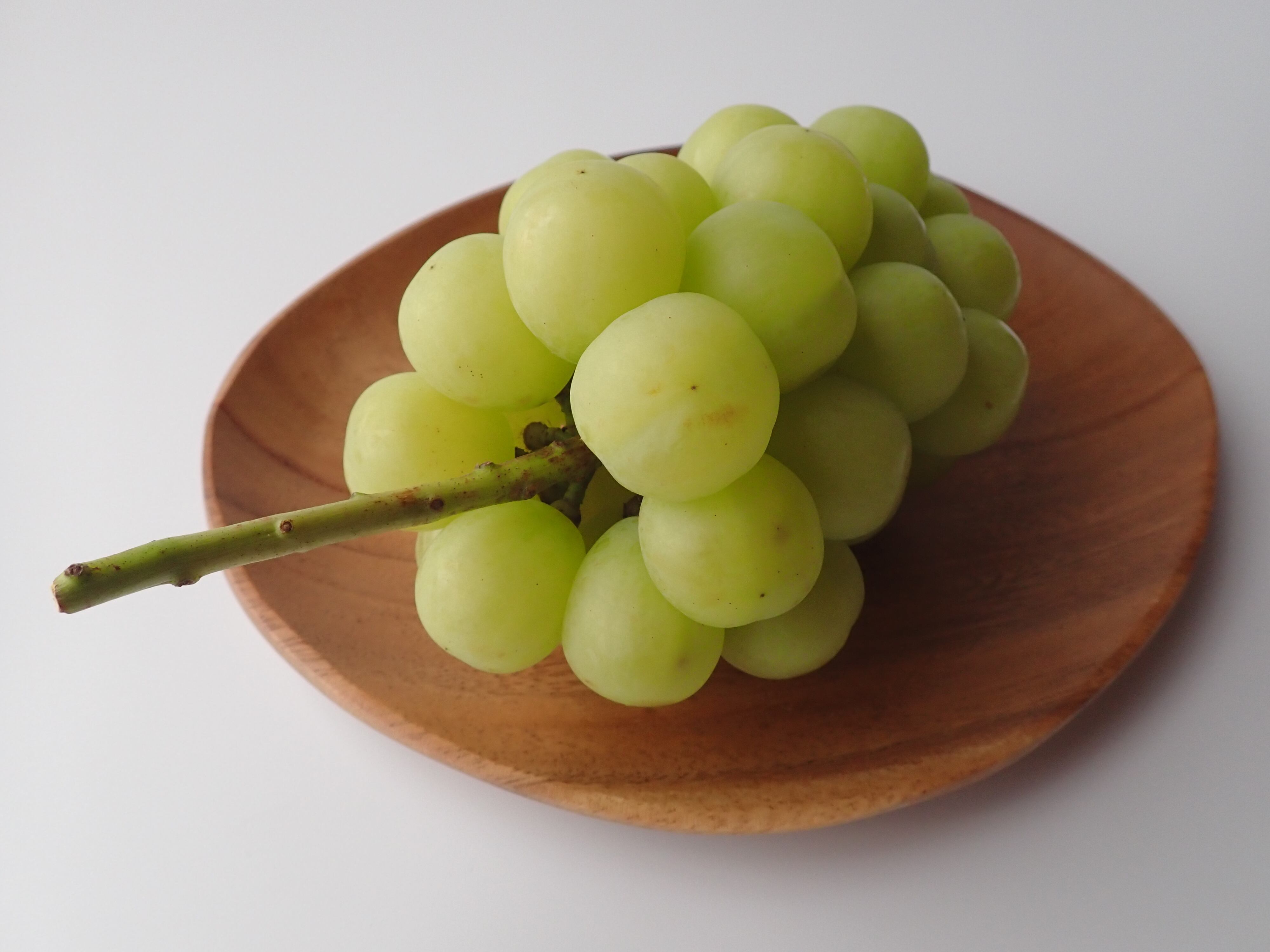 [9月中下旬から発送]そこそこ規格 瀬戸ジャイアンツ（内容量　約3～4房、約2kg）