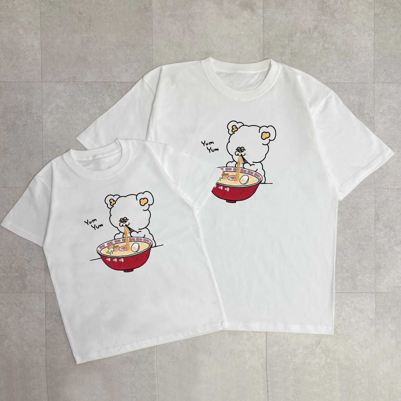 【Yum! Yum! ラーメン大好き！】Hoooさん フリンジ刺繍 ラーメンTシャツ - 2