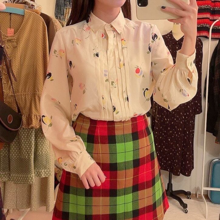 retro tulip cream dot blouse