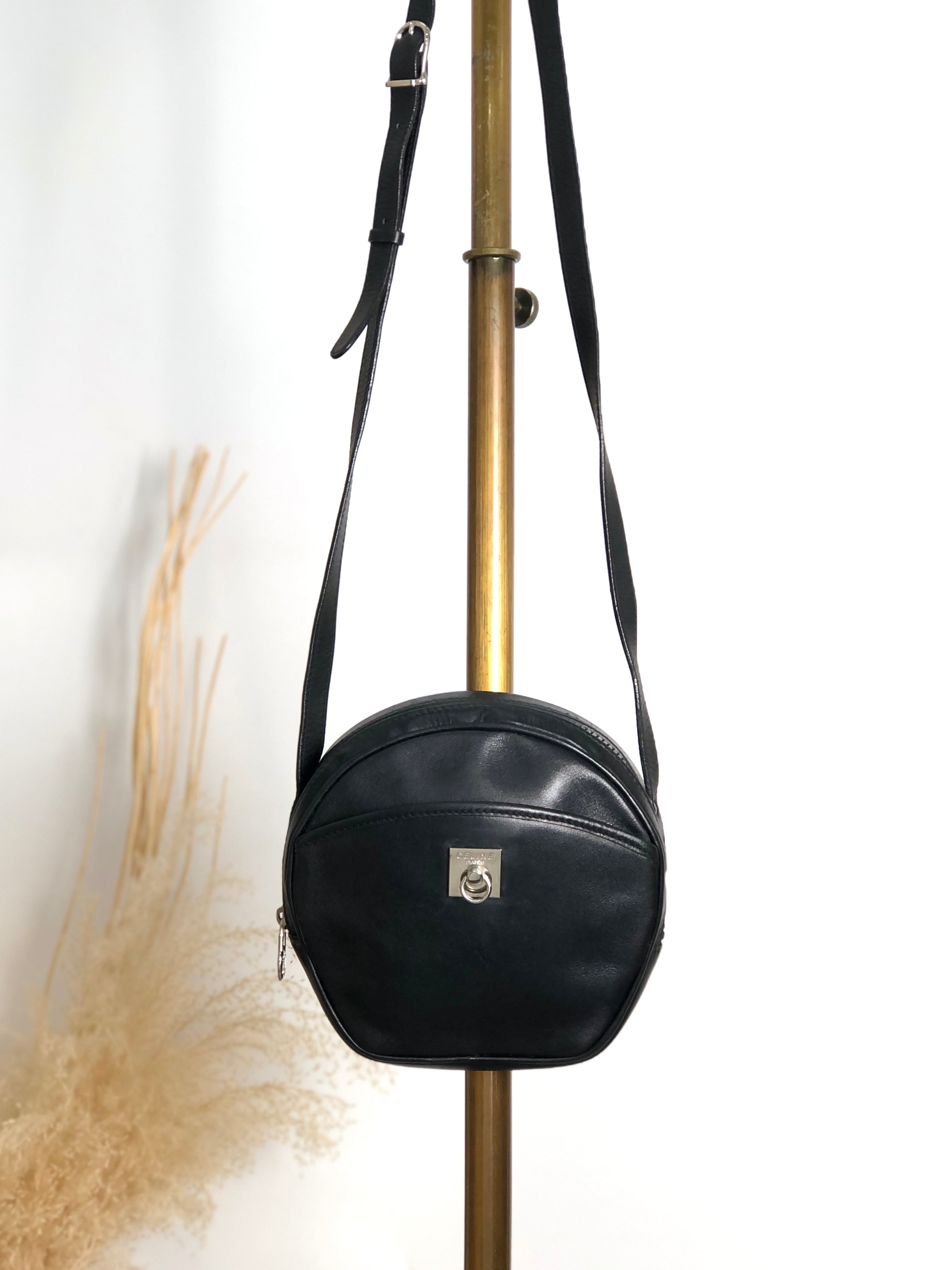 CELINE セリーヌ ショルダーバッグ ブラック ガンチーニ レザー サークル vintage ヴィンテージ オールド mes4uh