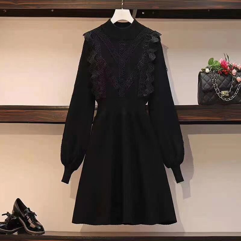 膝丈ニットワンピース