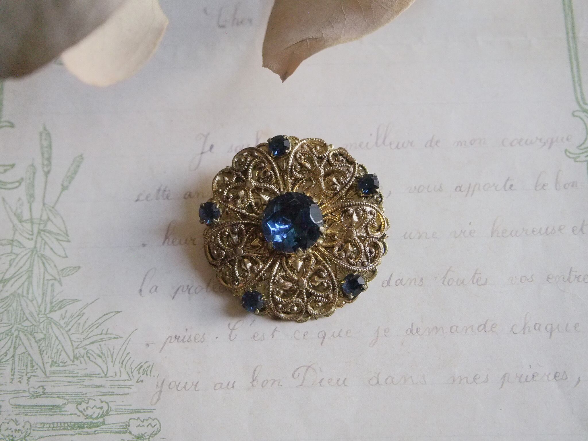 チェコスロバキアの青いガラスブローチ | アンティークアクセサリー