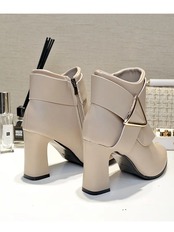 【0300】 Buckle Design Short Boules Shoes