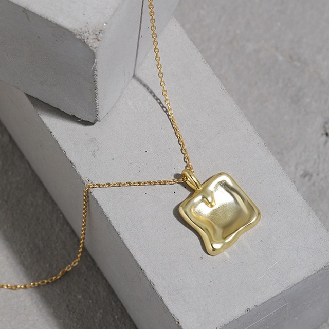 Distorted Necklace
