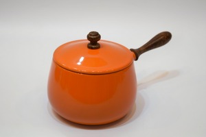 USED Vintage enamel wood handle pot 02079
