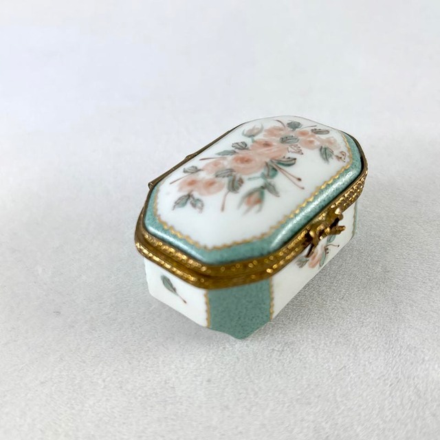 陶器の小物入れ　ミニリモージュボックス　手描き花ブーケ　19otf9